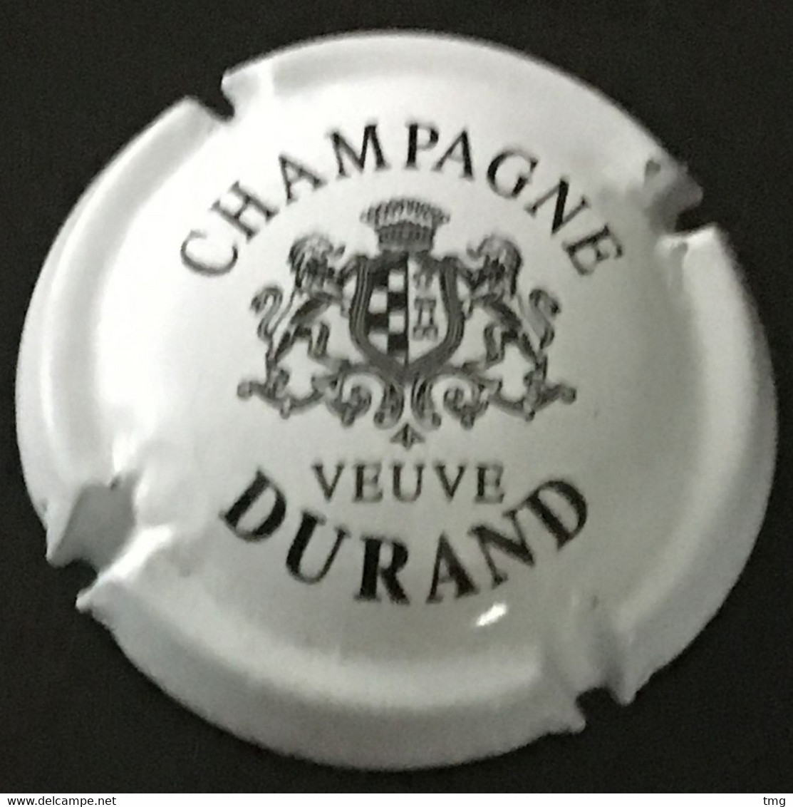 313 - 1 - Durand (Veuve), Grandes Lettres Blanc Et Noir, Sans Barre Sur La Tour (côte 1 Euros) Capsule De Champagne - Durand (Veuve)