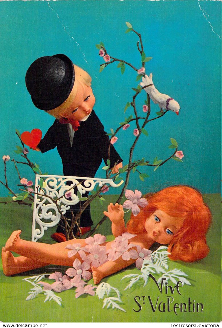 CP - Vive St Valentin - Illustration D'un Petit Garçon Au Chapeau Cherche à Flirter Avec Une Petite Fille Allongée - San Valentino
