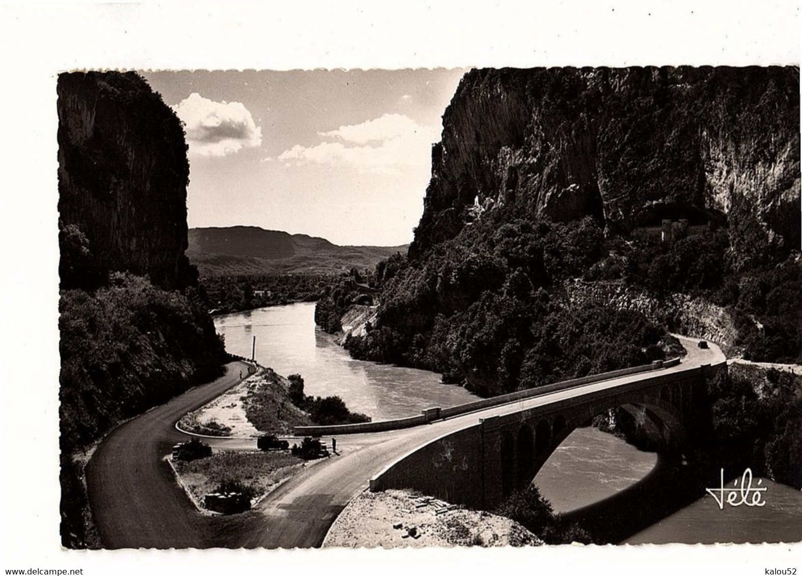 Près Du Tunnel  De La Dent Du Chat - Yenne