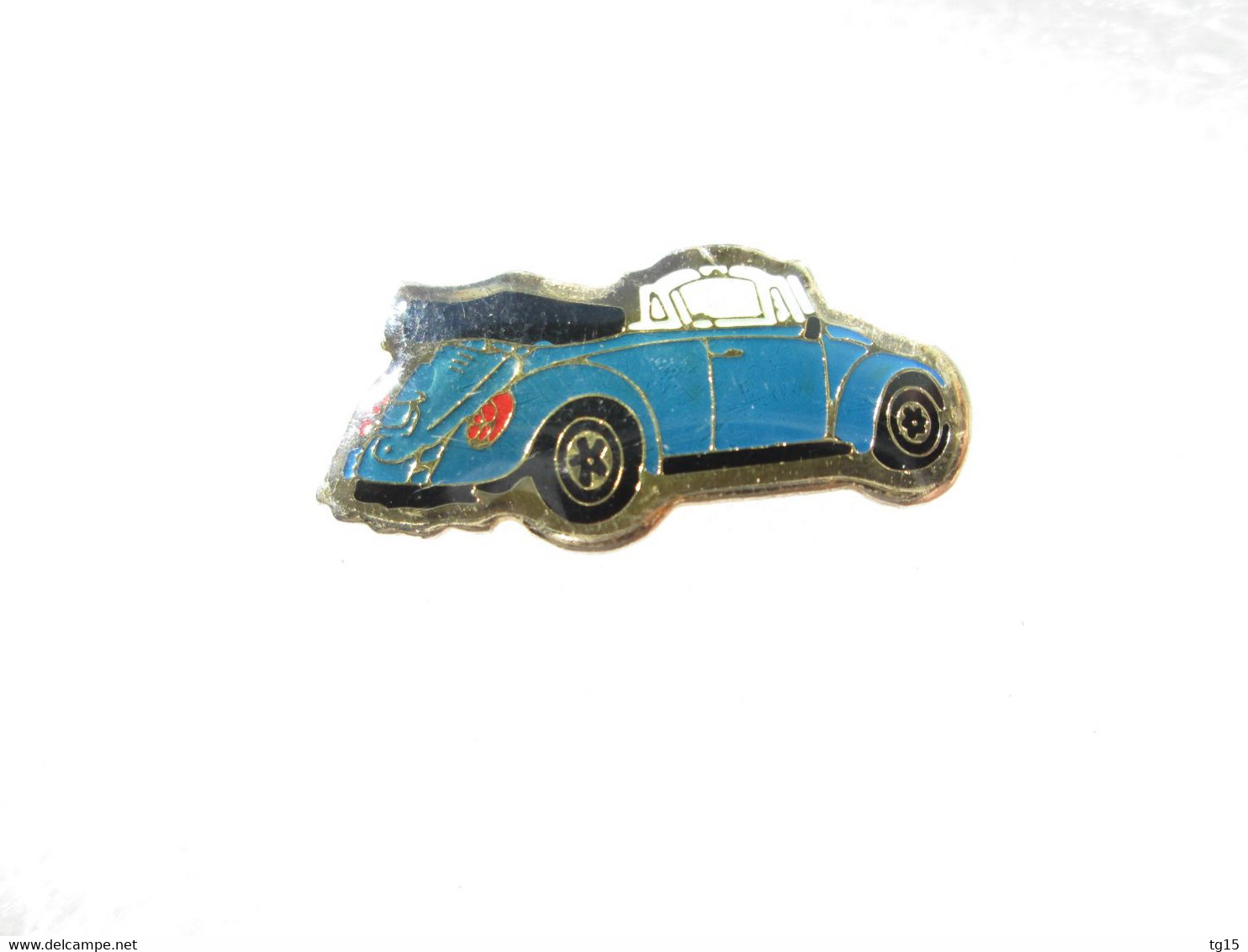 PIN'S    VOLKSWAGEN  COCCINELLE  CABRIOLET - Volkswagen