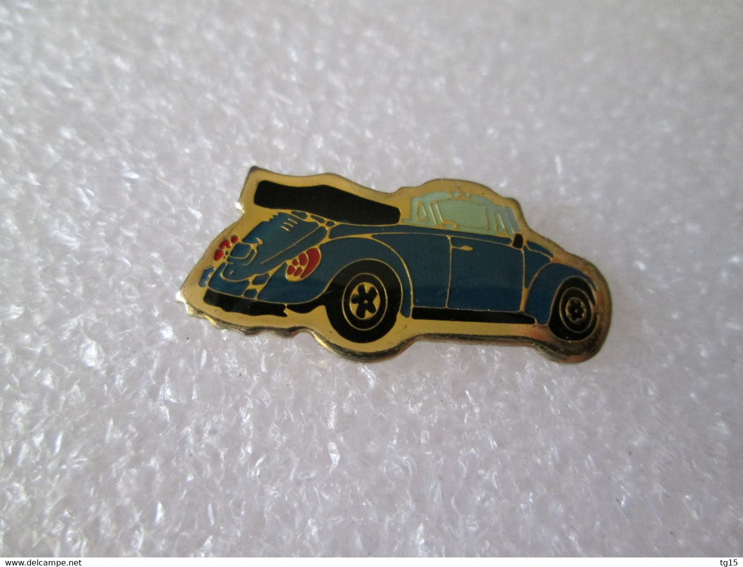 PIN'S    VOLKSWAGEN  COCCINELLE  CABRIOLET - Volkswagen