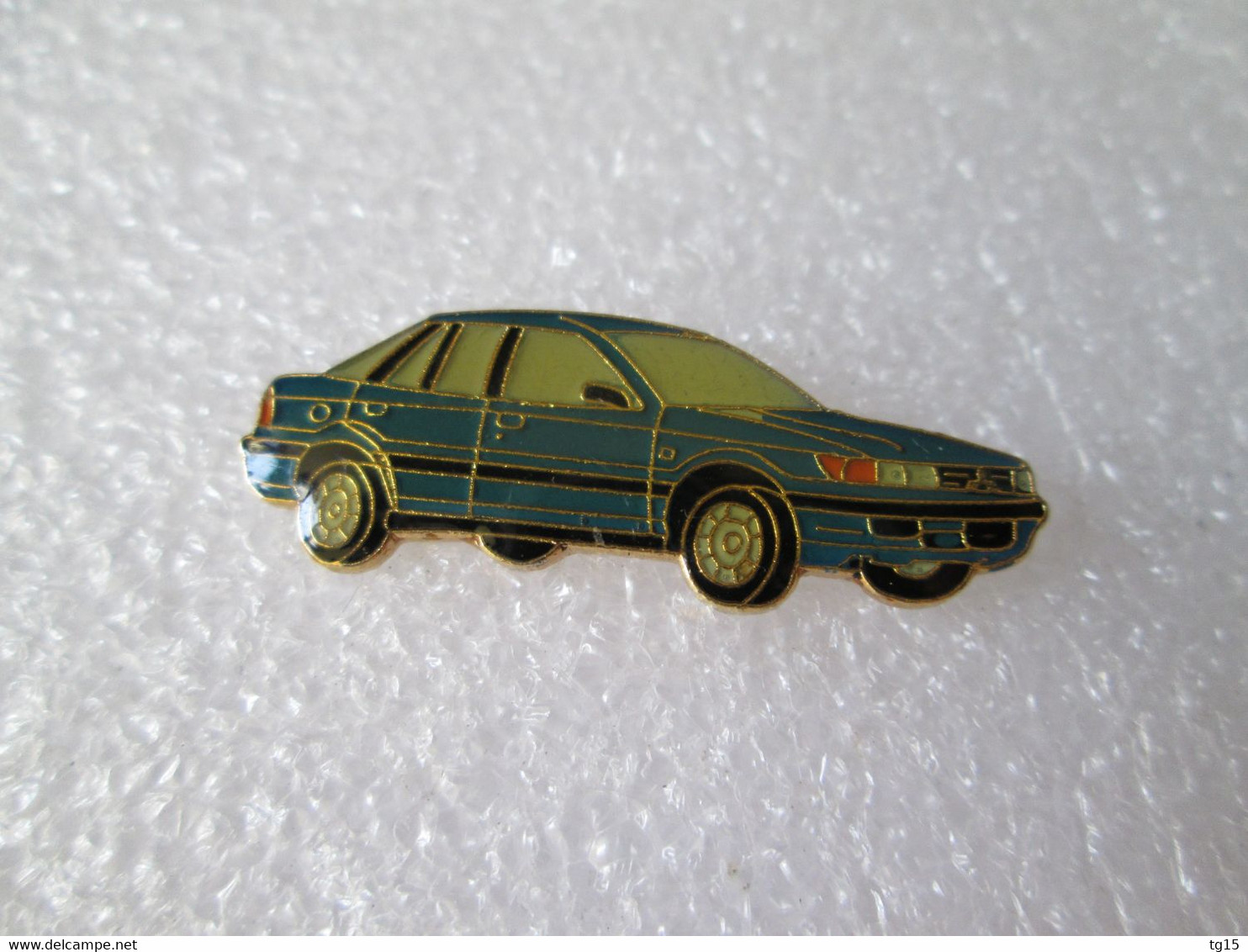 PIN'S    MITSUBISHI   GALANT - Mitsubishi