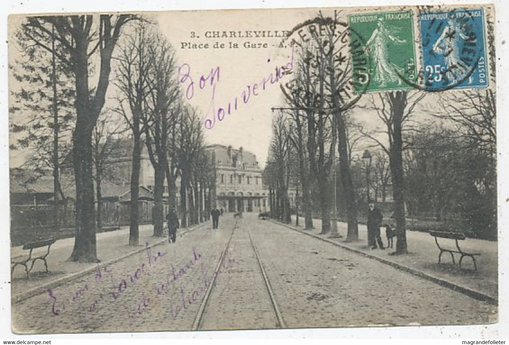 CPA CARTE POSTALE FRANCE 08 CHARLEVILLE PLACE DE LA GARE 1921 - Andere & Zonder Classificatie