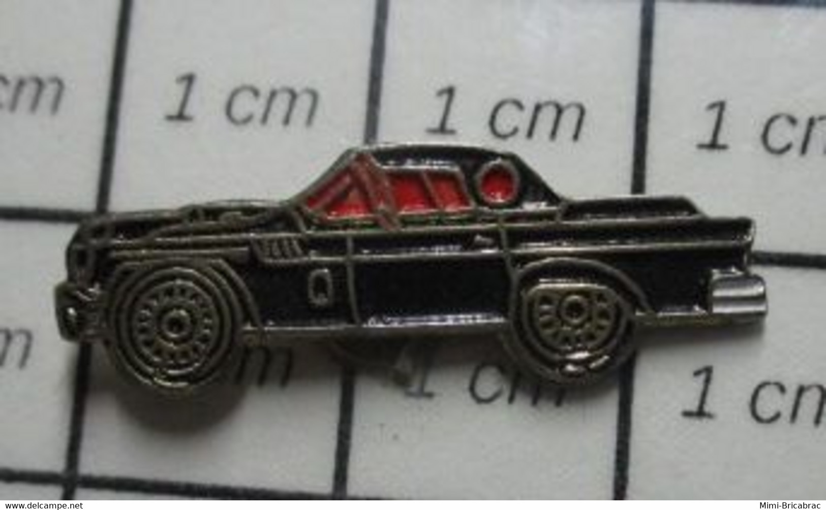 1822 Pin's Pins / Beau Et Rare / THEME : AUTOMOBILES / FORD MUSTANG NOIRE ANNEES 60 - Ford