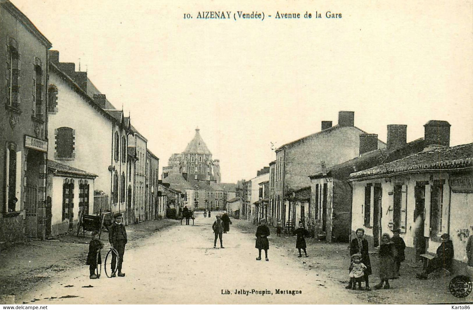 Aizenay * Avenue De La Gare * Villageois - Aizenay