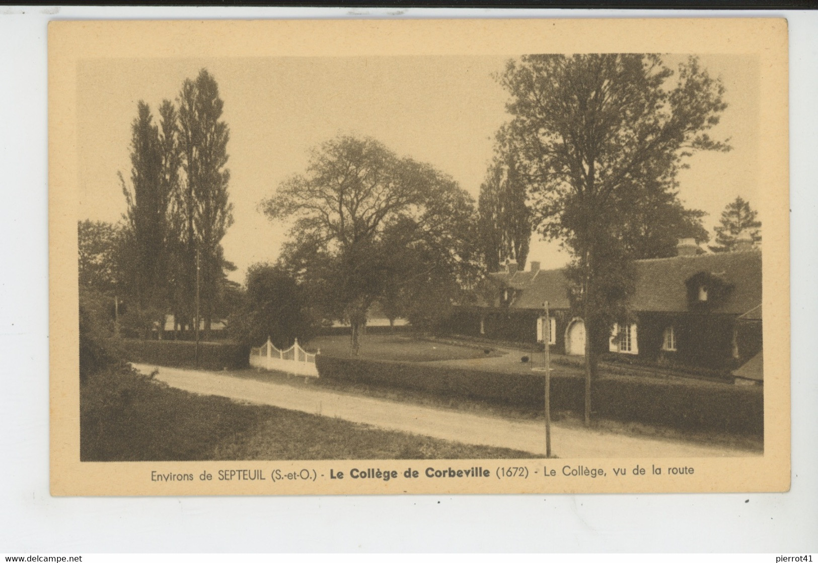 SEPTEUIL (environs) - Le Collège De CORBEVILLE - Le Collège , Vu De La Route - Septeuil