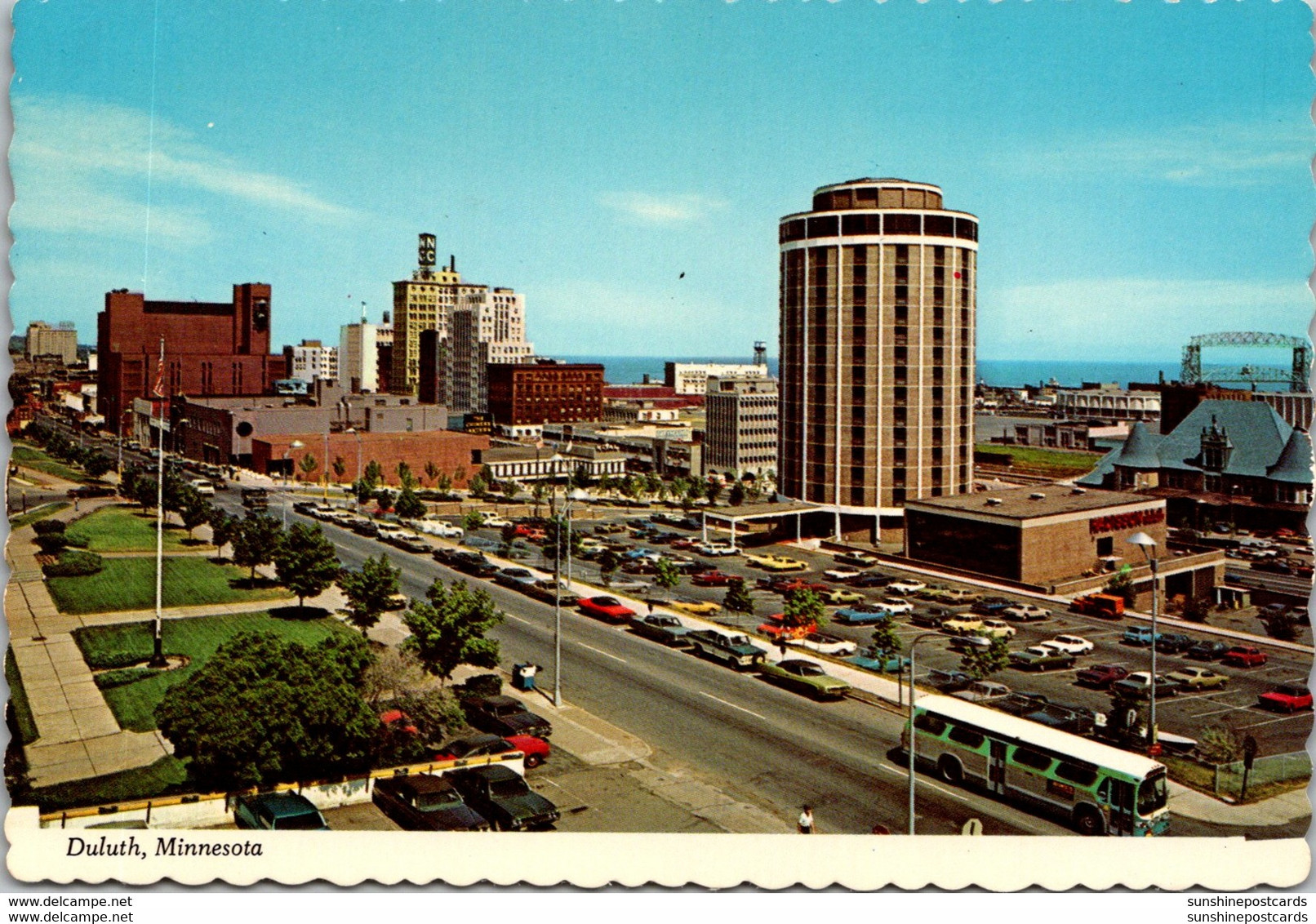 Minnesota Duluth Downtown View Showing Radisson Hotel And Convention Center - Duluth