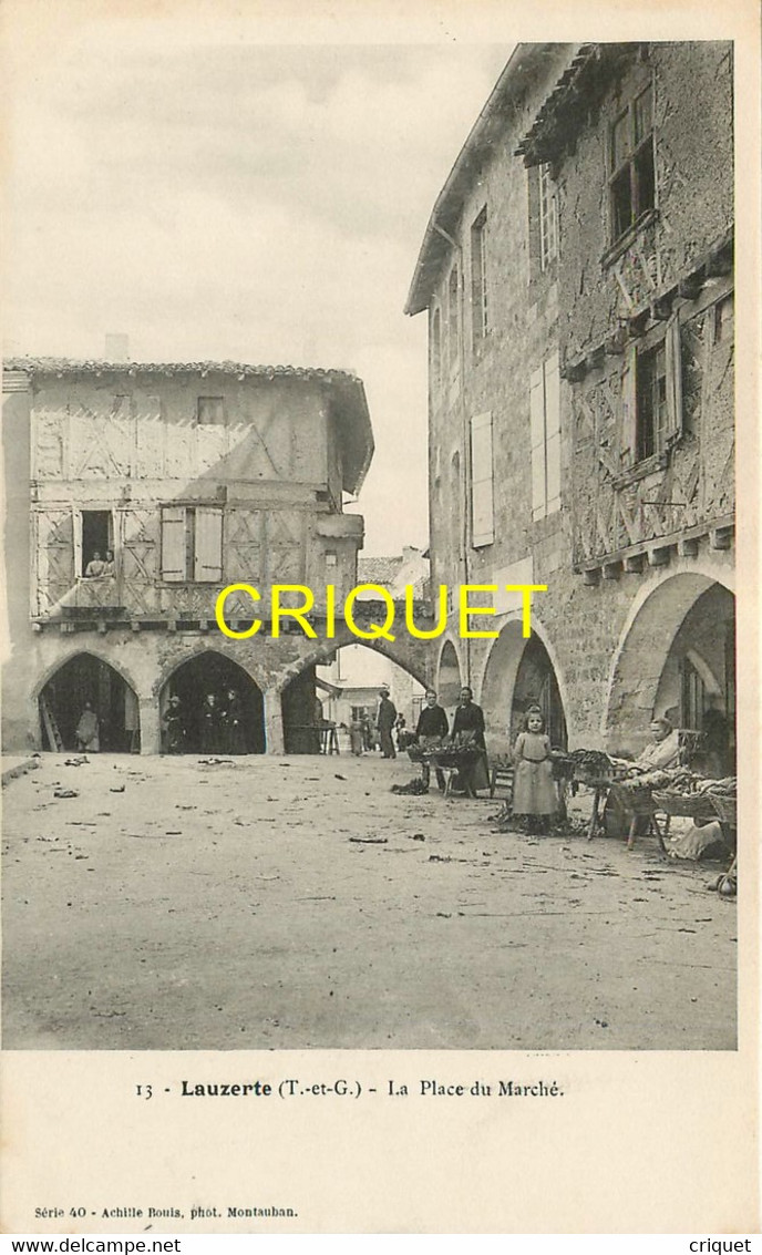 82 Lauzerte, Place Du Marché - Lauzerte