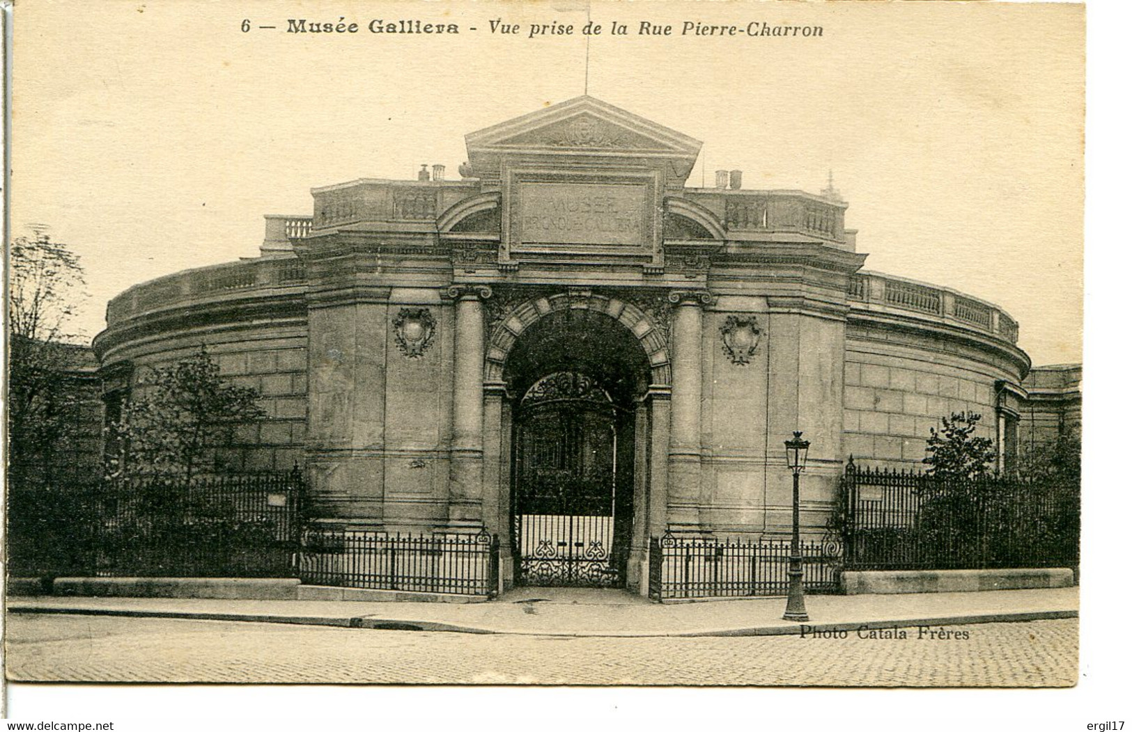 75016 PARIS - Musée Galliera - Vue Prise De La Rue Pierre-Charron - Arrondissement: 16