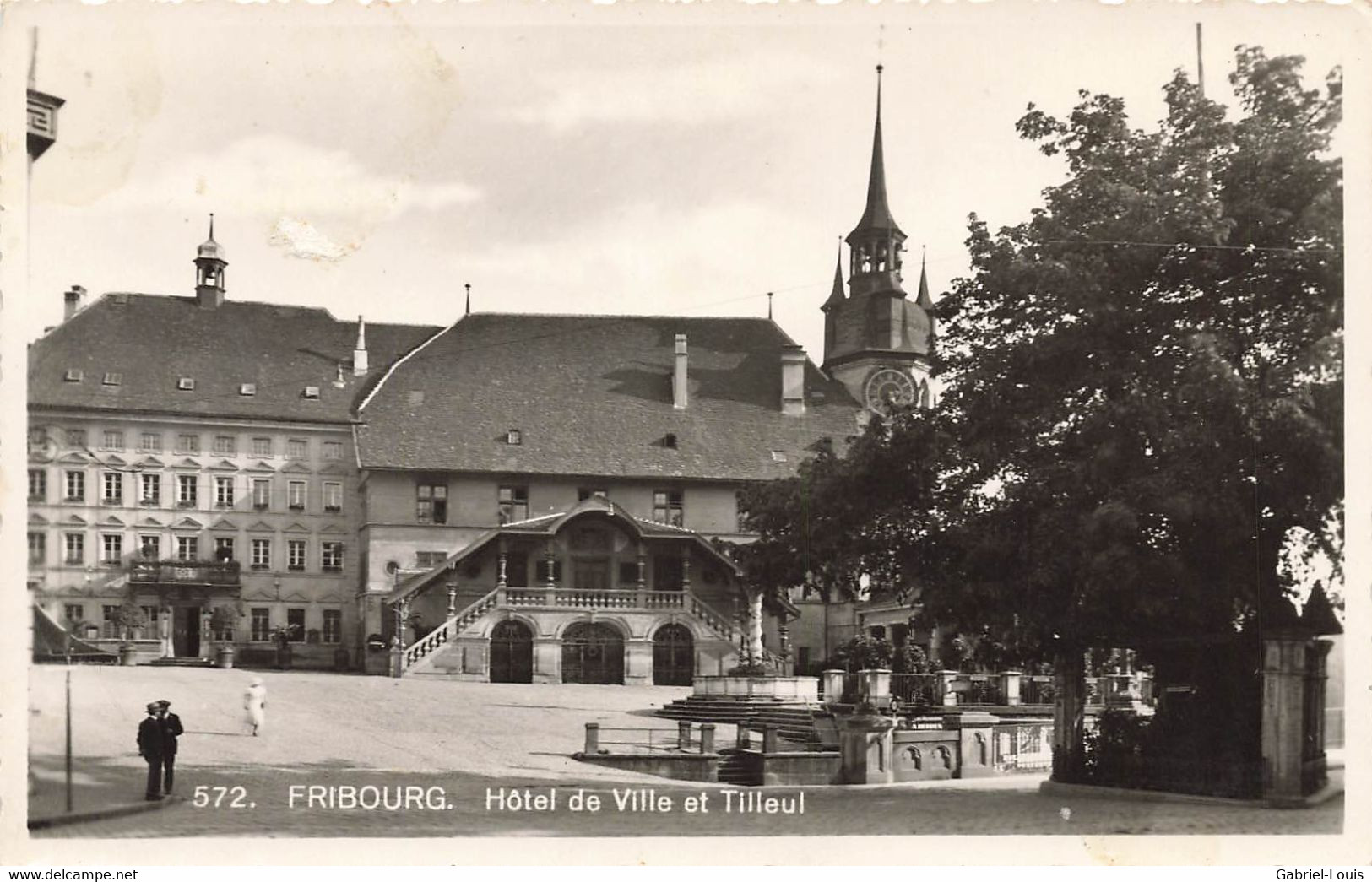 Fribourg Hôtel De Ville Et Le Tilleul - Fribourg