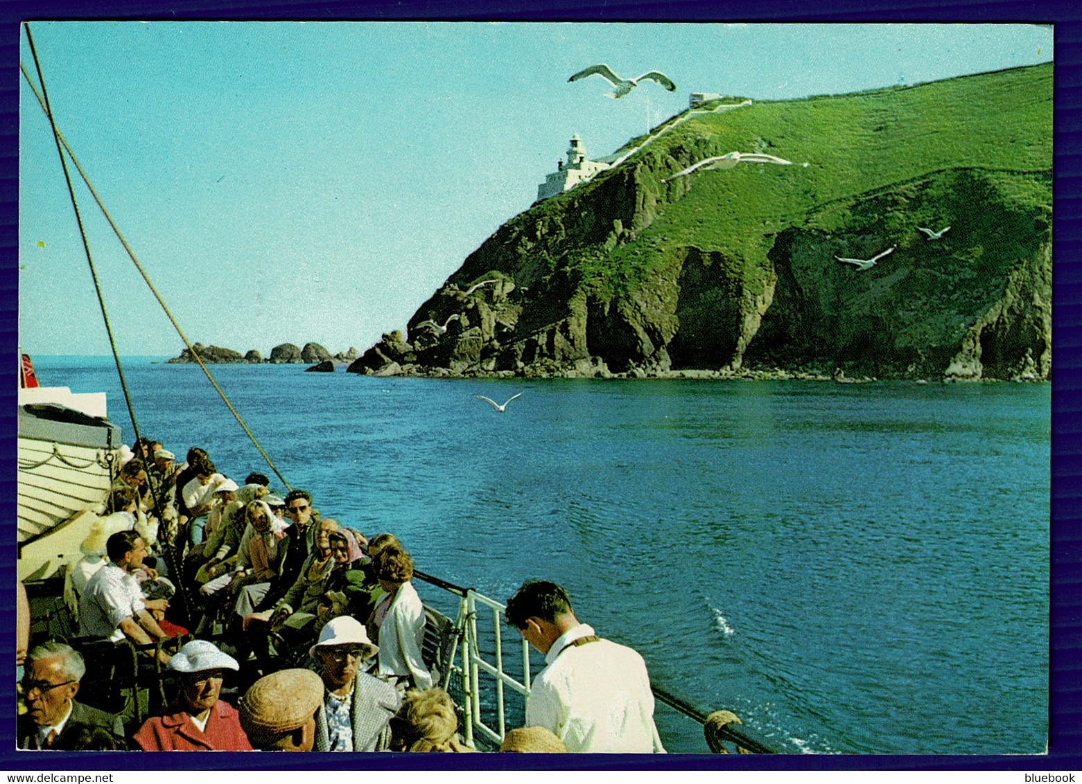 Ref 1557 - Jarrold Postcard Ship Commodre Queen Leavng Sark & Lighthouse - Channel Islands - Sark