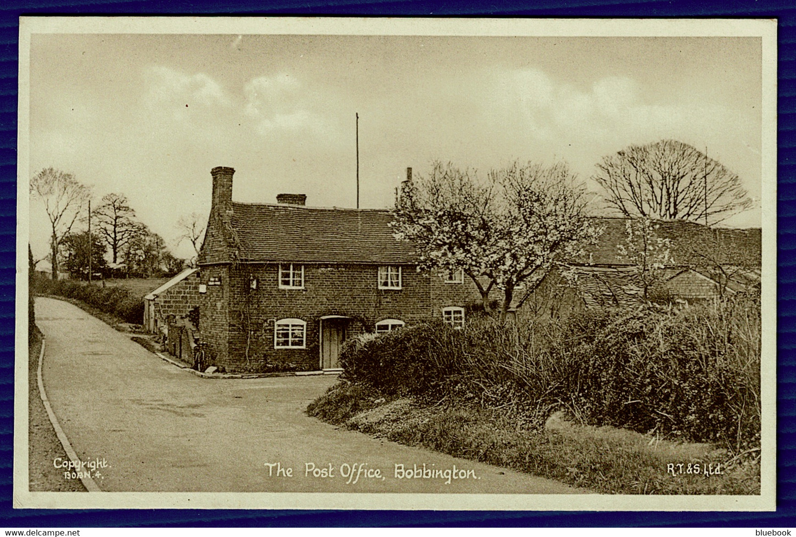 Ref 1557 -  Scarce Raphael Tuck Postcard - Bobbington Village Post Office - Near Wombourne Staffordshire - Sonstige & Ohne Zuordnung