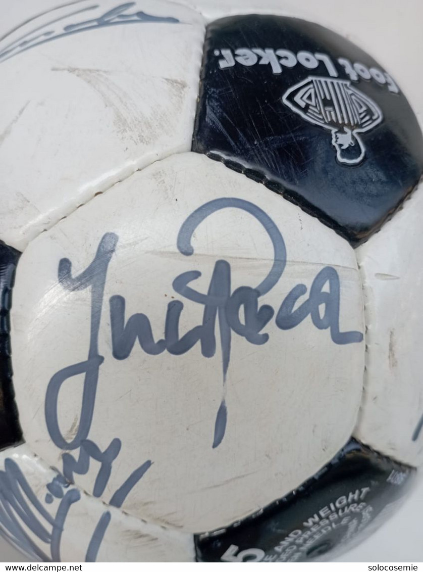 Pallone calcio , con autografi originali