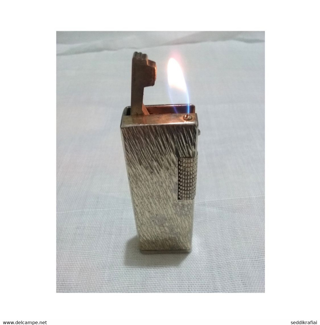 Old Flaxy Lighter Working Tobacciana Collectible Pocket Cigarette Gold Vintage - Autres & Non Classés