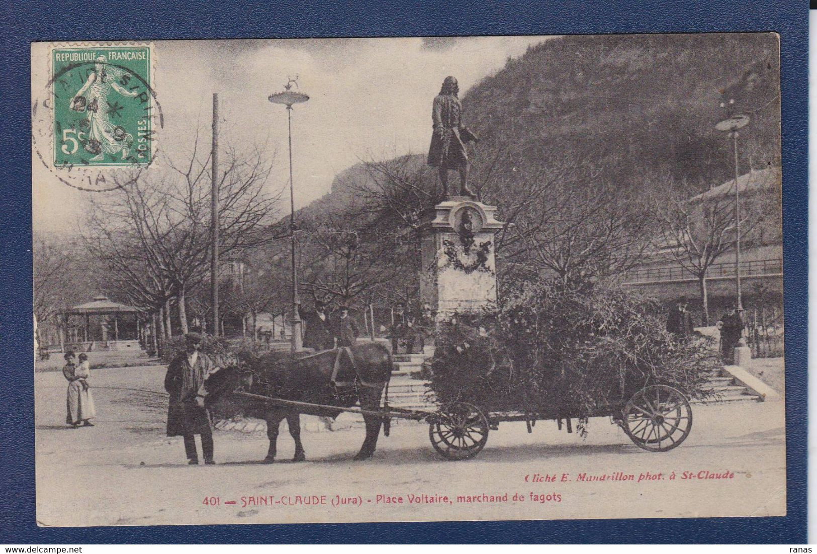 CPA [39] Jura > Saint Claude Marchand De Fagots Place Voltaire Circulé - Saint Claude