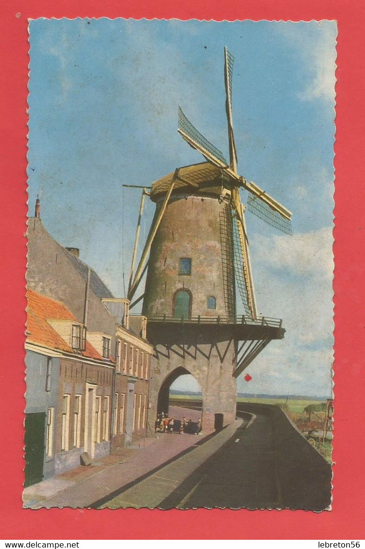 C.P.S.M. Format CPA « DRACHTEN » Moulin à Vent  - Jolie Vue Générale Animée    X2phots - Wijk Bij Duurstede