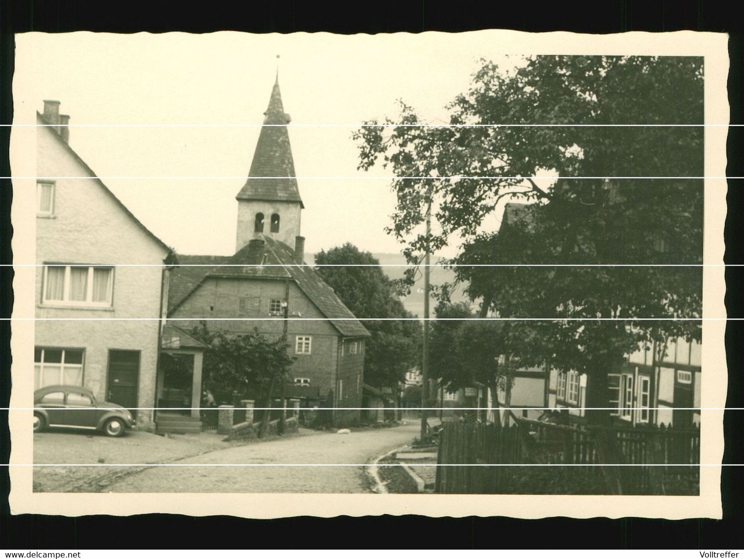 Orig. Foto 1954, Polle / Bodenwerder, Ortspartie Hauptstraße Mit Kirche, Oldtimer VW Käfer ? - Bodenwerder