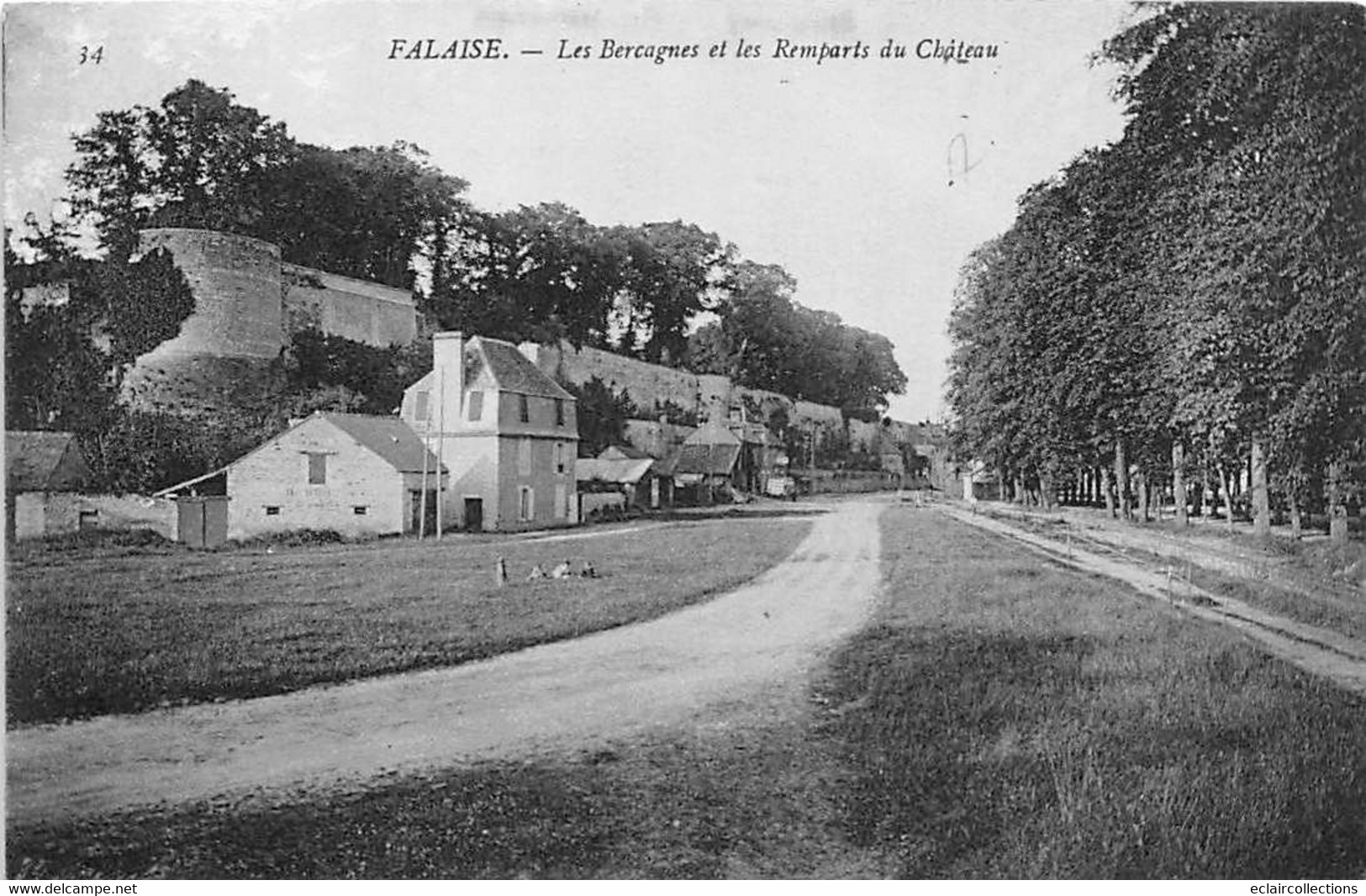 Falaise       14        Les Bercagnes Et Les Remparts Du Château    N° 14         (voir Scan) - Falaise