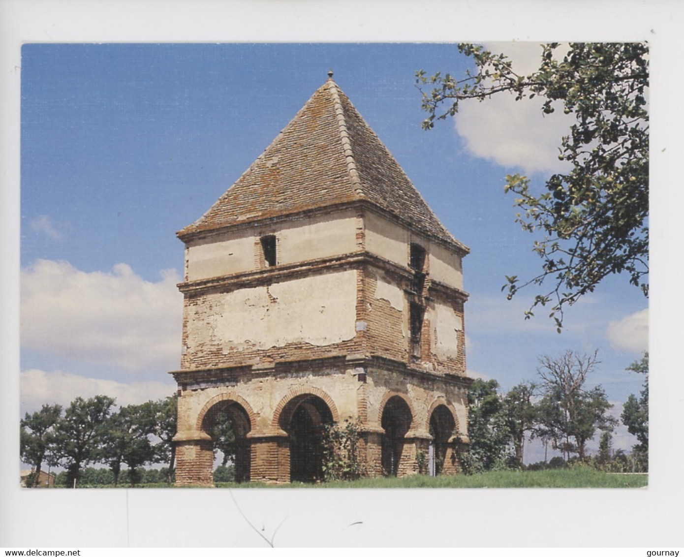 Lisle Sur Tarn : Pigeonnier Du Domaine De Lastours (château) En Parcourant Nos Campagnes - Lisle Sur Tarn