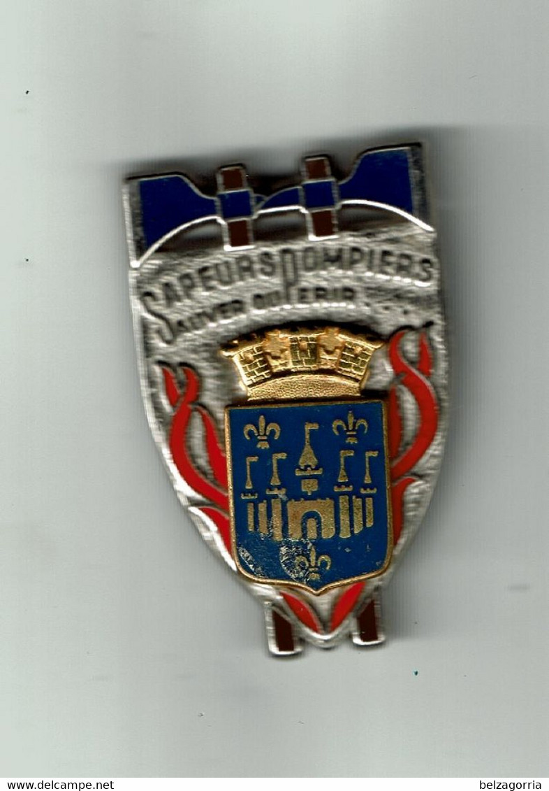 INSIGNE De CASQUE DES SAPEURS POMPIERS De PARIS EMAILLE Avec Cuir  ( Obsolète )  Pas Courant -  VOIR SCANS - Pompiers