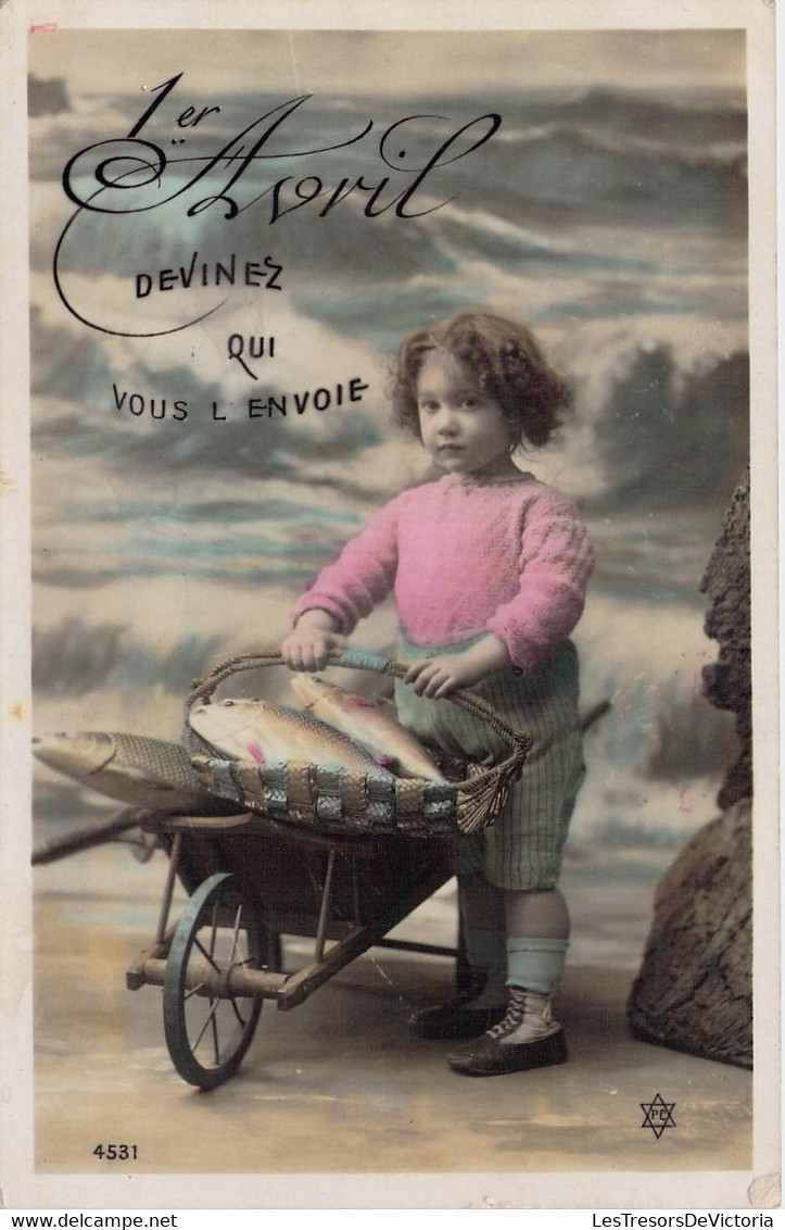 CPA - FETE VOEUX - ENFANT PULLOVER ROSE AVEC UNE BROUETTE ET DES POISSONS - 1ER AVRIL - 1 April (aprilvis)