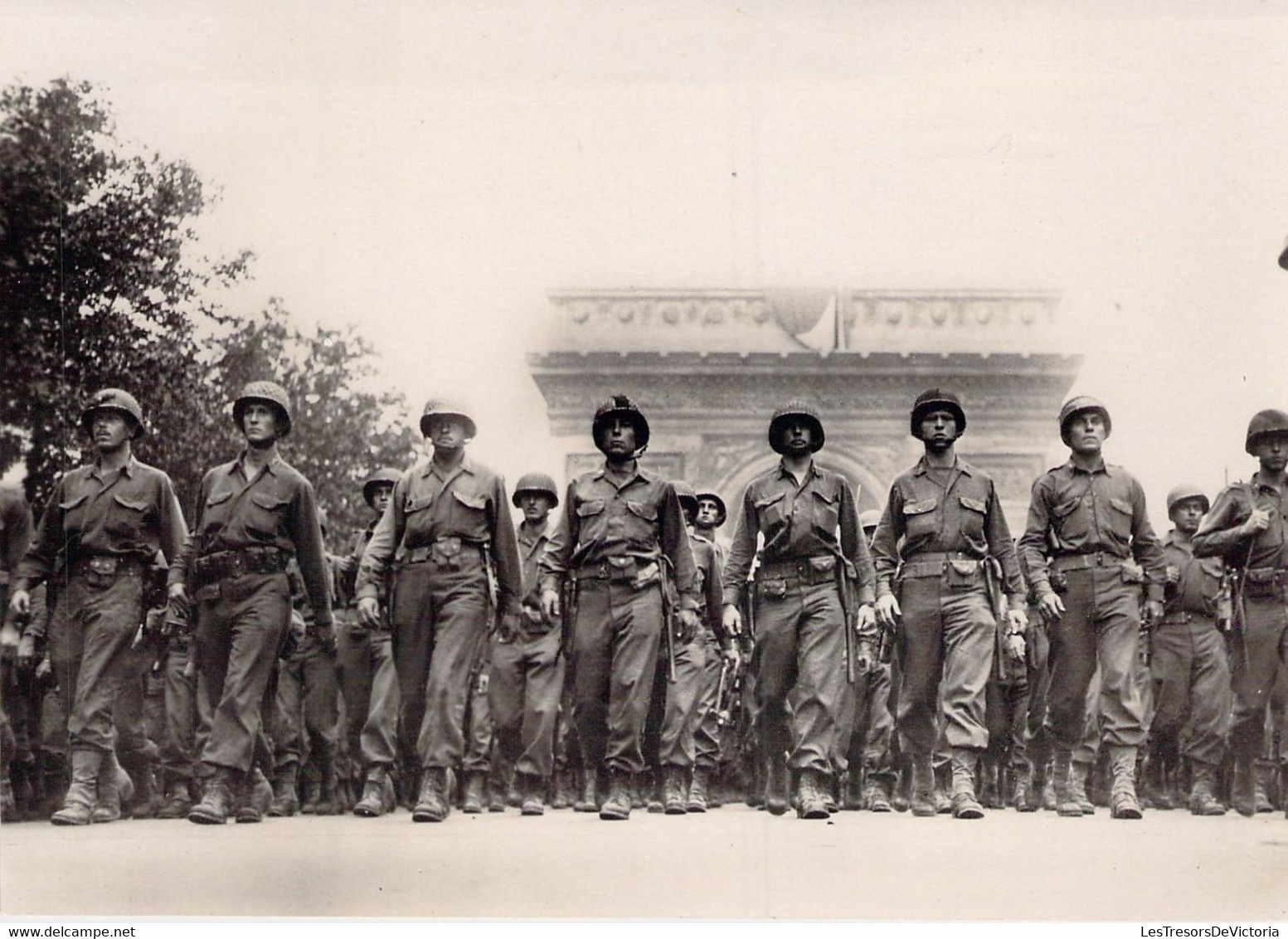 CP - Défilé De L'infanterie Américaine Avenue Des Champs Elysées - Arc De Triomphe - Guerre 1939-45