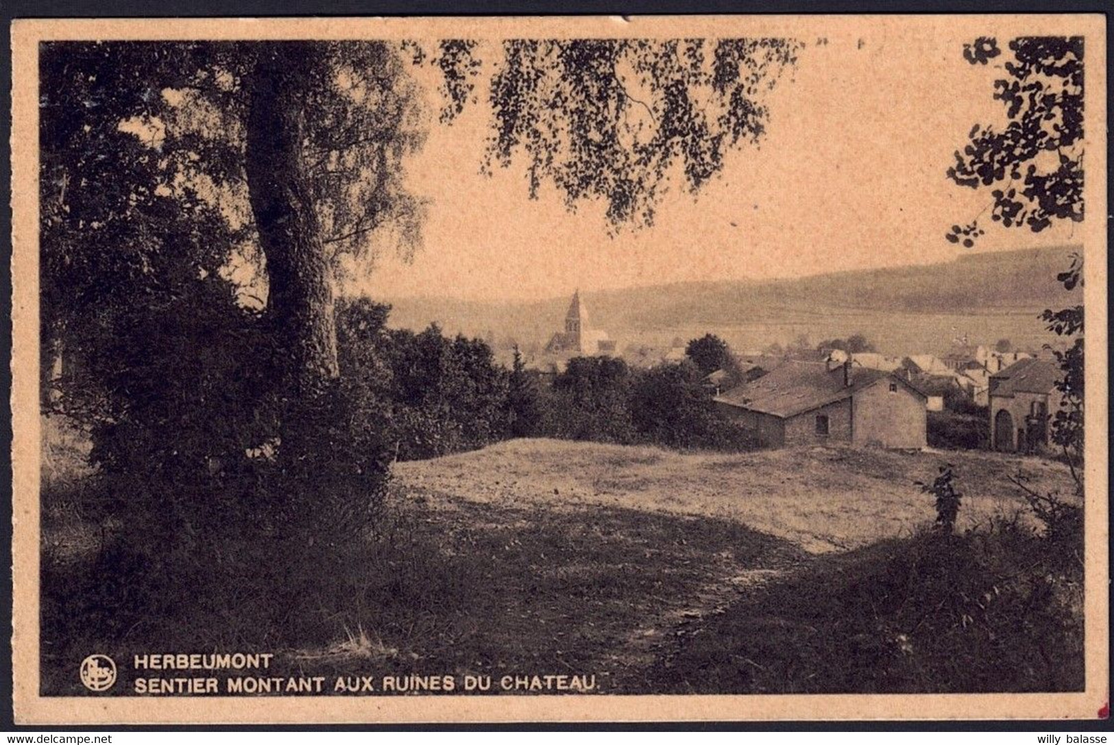 +++ CPA - HERBEUMONT - Sentier Montant Aux Ruines Du Château  // - Herbeumont