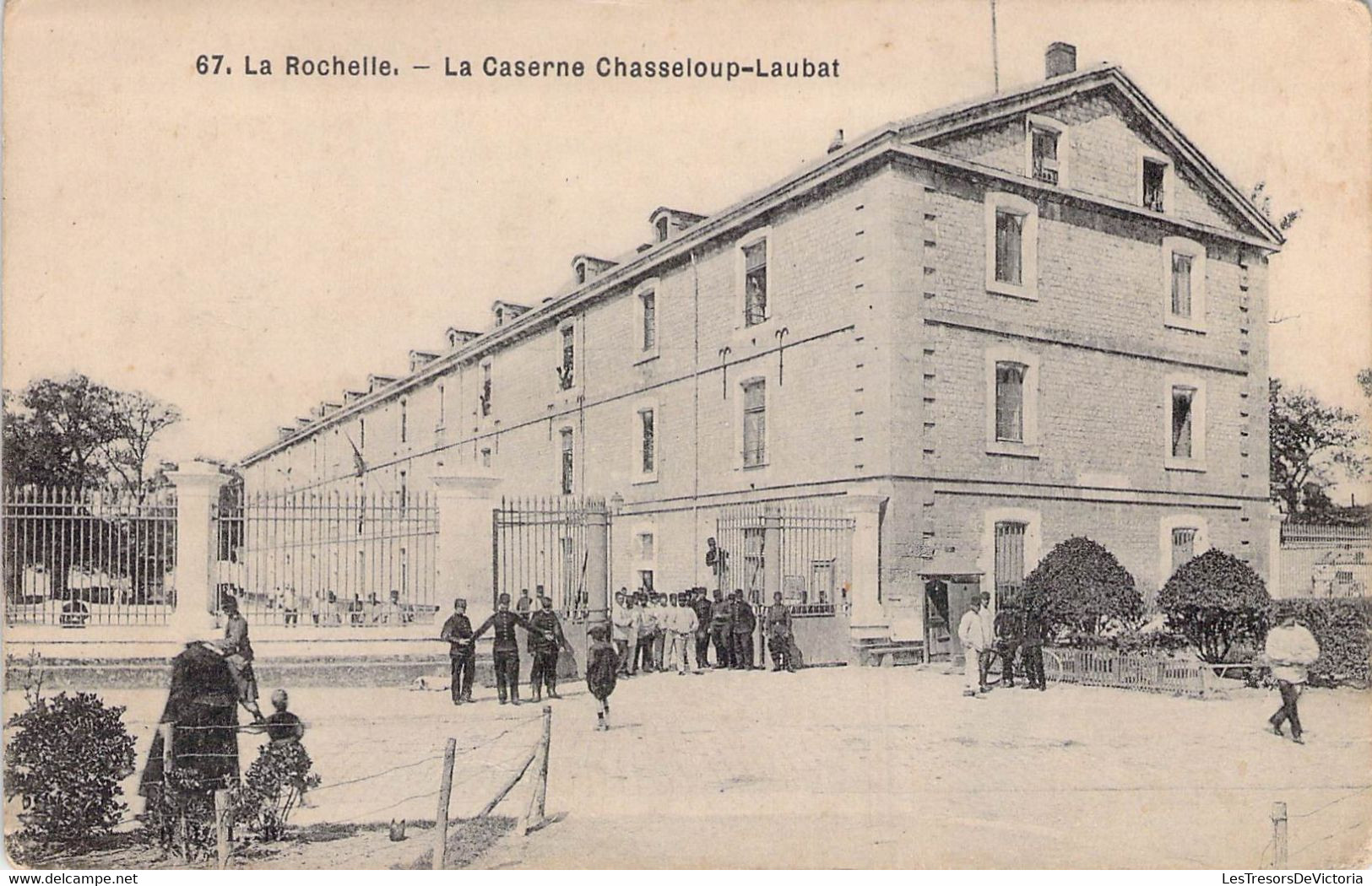 CP - 17 - MILITARIA - La ROCHELLE - La Caserne Chasseloup Laubat - Militaire - Barracks