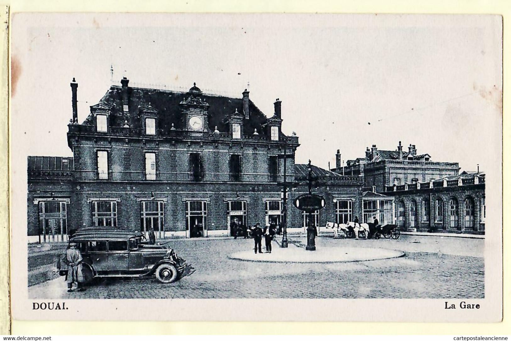 X59003 DOUAI Nord La Gare Auto Façade Place 1930s -Sans Editeur - Douai