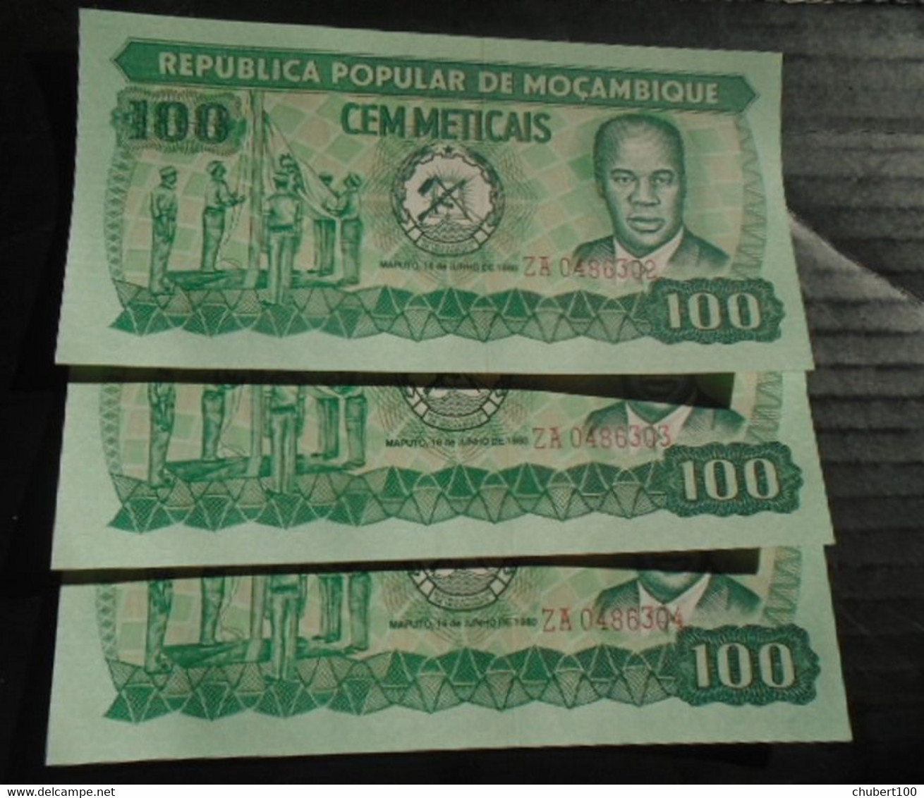 MOZAMBIQUE, P 126r, 100 Meticais 1980 , UNC , 3 Notes REPLACEMENT - Mozambique