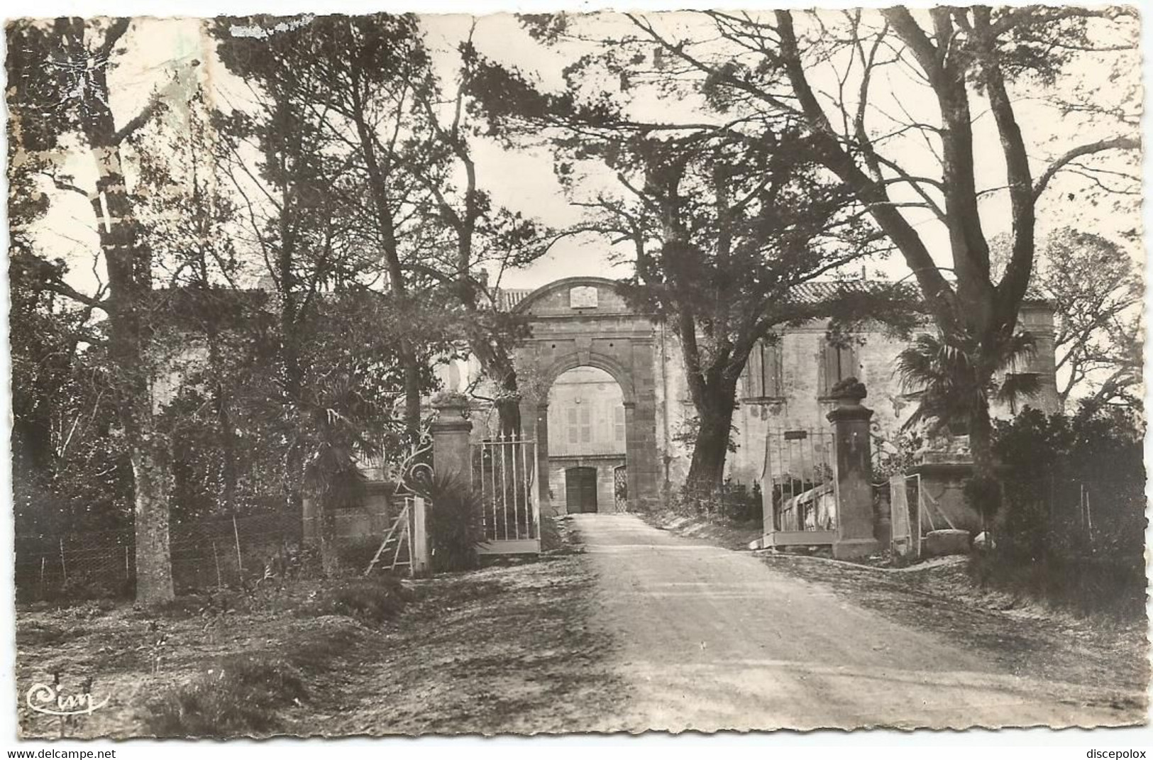 AC532 Eyguieres - Entrée Du Chateau De Roquemartine / Viaggiata 1962 - Eyguieres