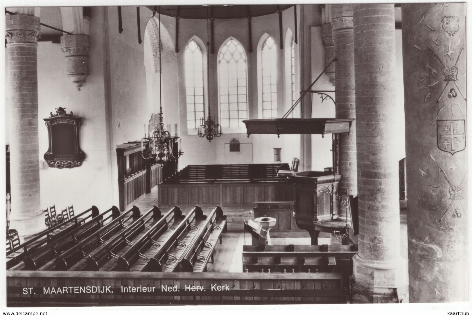 St. Maartensdijk - Interieur Ned. Herv. Kerk  - (Zeeland, Nederland) - O.a. Preekstoel, Kerkbanken, Glas In Lood - Tholen