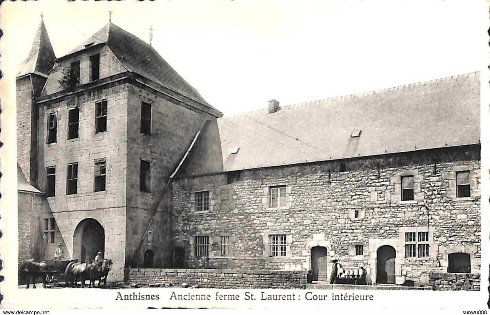 Anthisnes - Ancienne Ferme St Laurent : Cour Intérieure (animée Edit Mariette Marchal) - Anthisnes