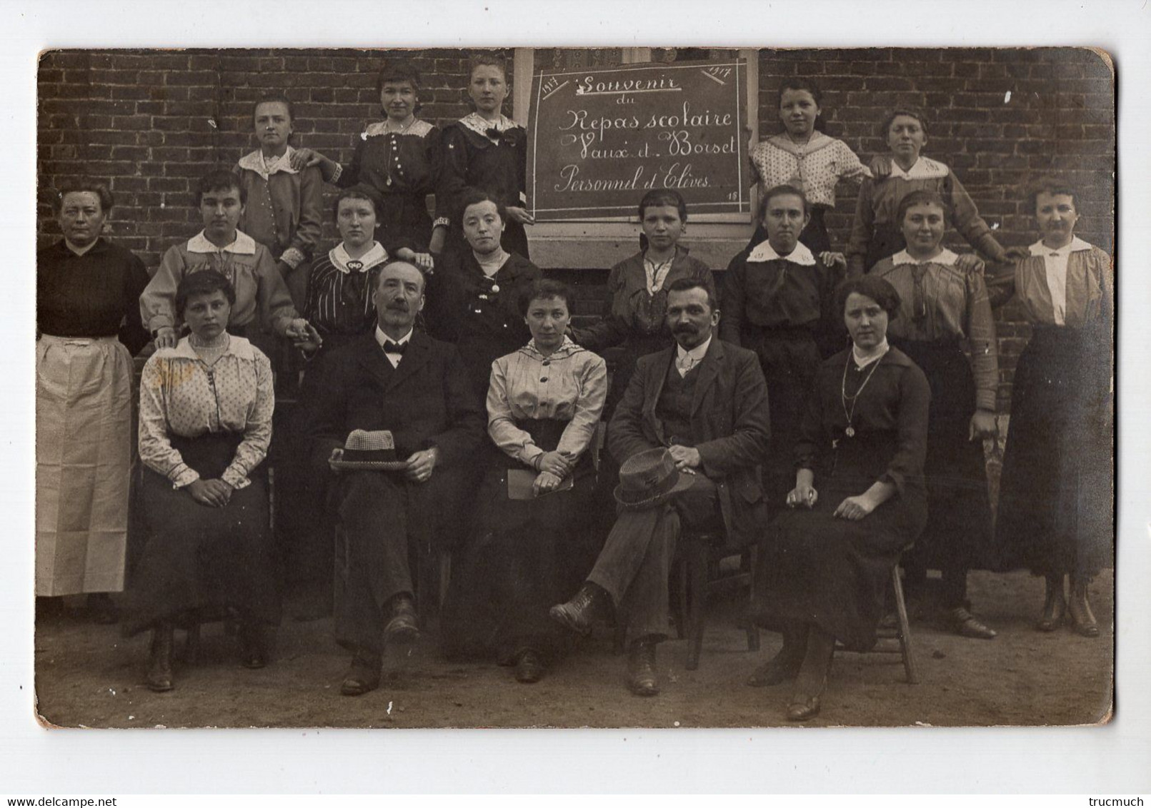 VAUX - ET - BORSET  -  Souvenir Du Repas Scolaire 1917 *carte-photo* - Villers-le-Bouillet