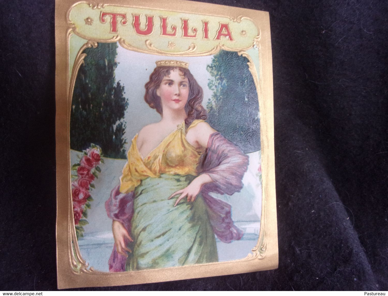 Tabac.Ensemble De 4 Etiquettes Anciennes Pour Boîte à Cigares " Tullia " Gaufré.Dorure.Italienne.La Belle Romaine.Cigare - Etiketten