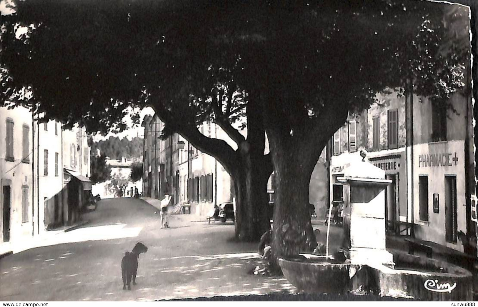 83 - La Garde Freinet - Place Vieille Et Grande Rue (Combier) - La Garde Freinet