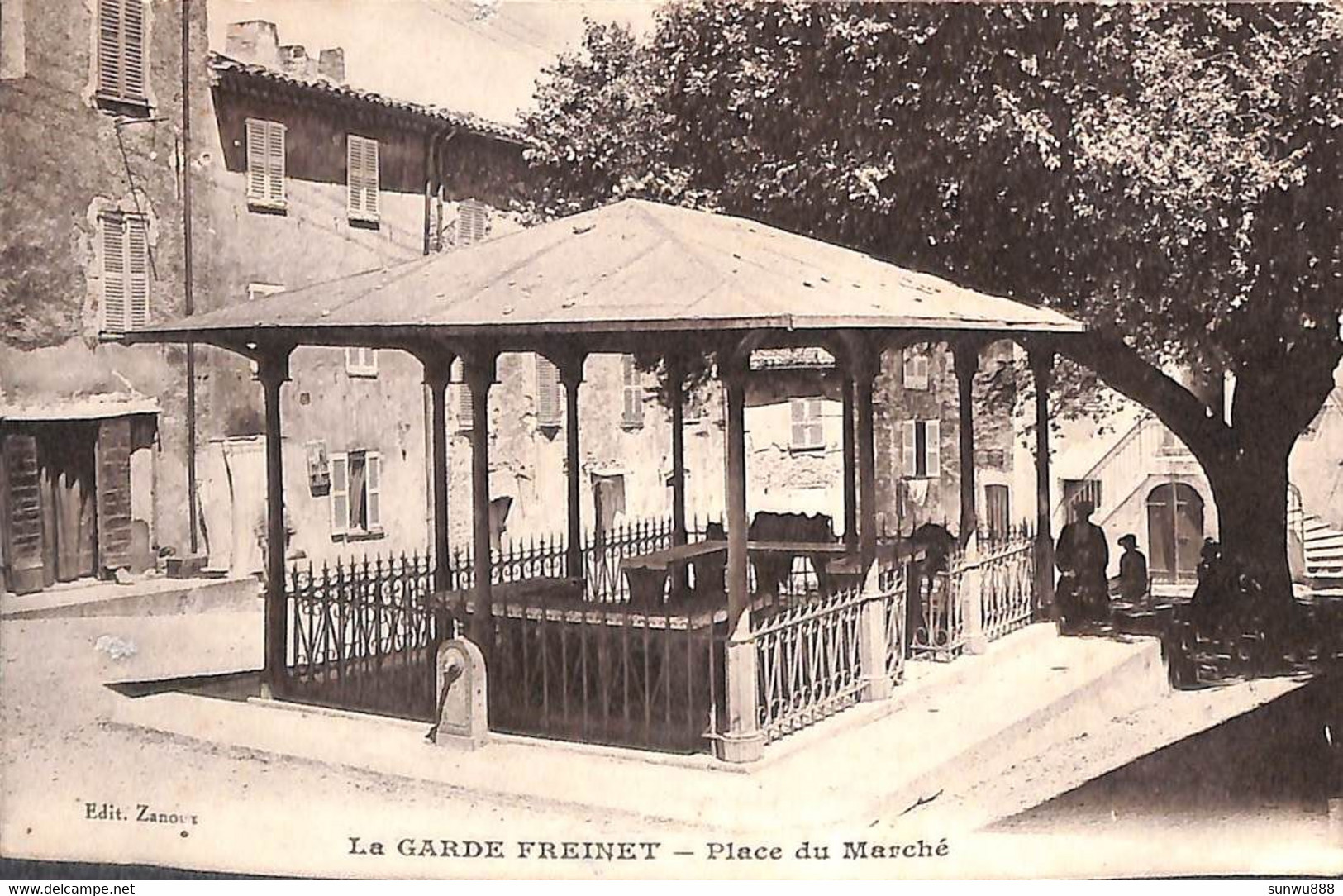 83 - La Garde Freinet - Place Du Marché (animée Edit. Zanoux Braive  1927) - La Garde Freinet