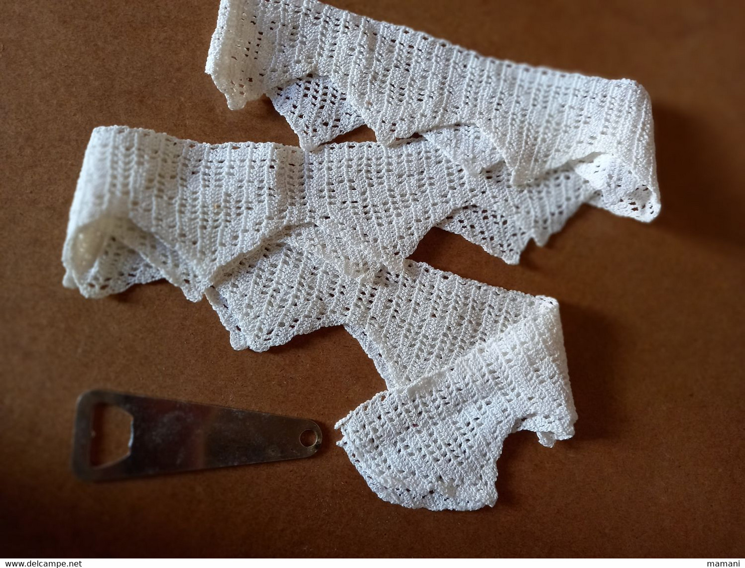 Dentelle Au Crochet - Laces & Cloth