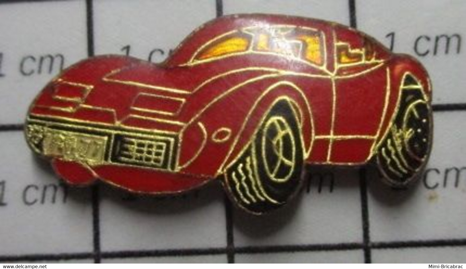 2622 Pin's Pins / Beau Et Rare / THEME : AUTOMOBILES / CORVETTE ROUGE - Corvette