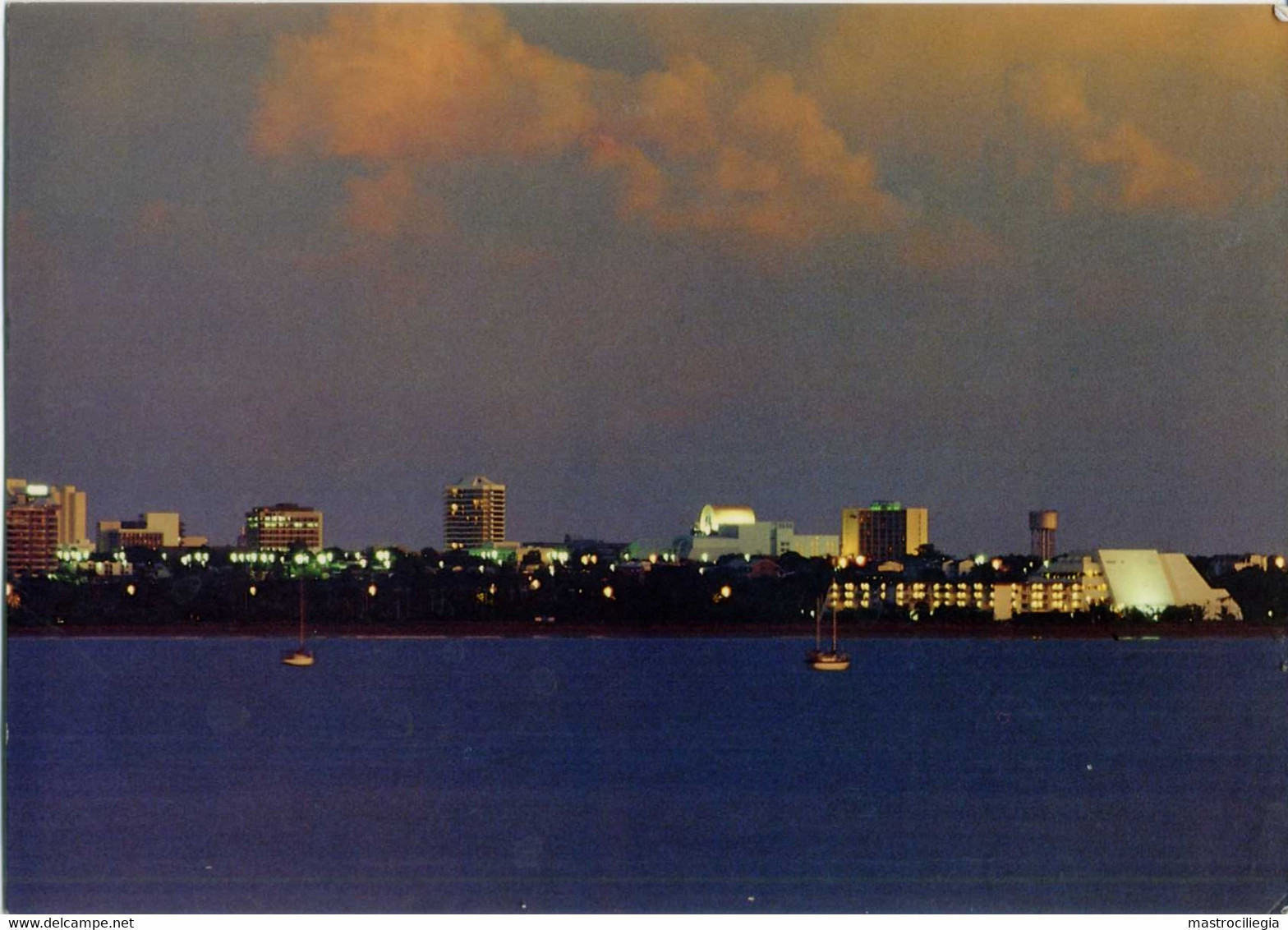 AUSTRALIA  DARWIN  Skyline - Darwin