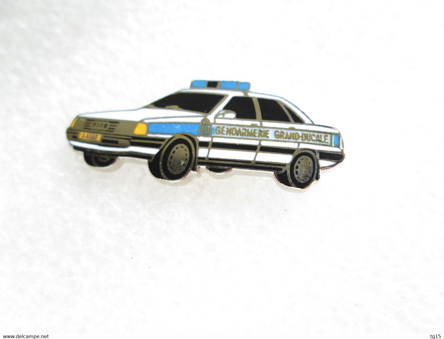 TOP PIN'S    AUDI  100   1982 1991    GENDARMERIE   Email Grand Feu DEHA - Audi