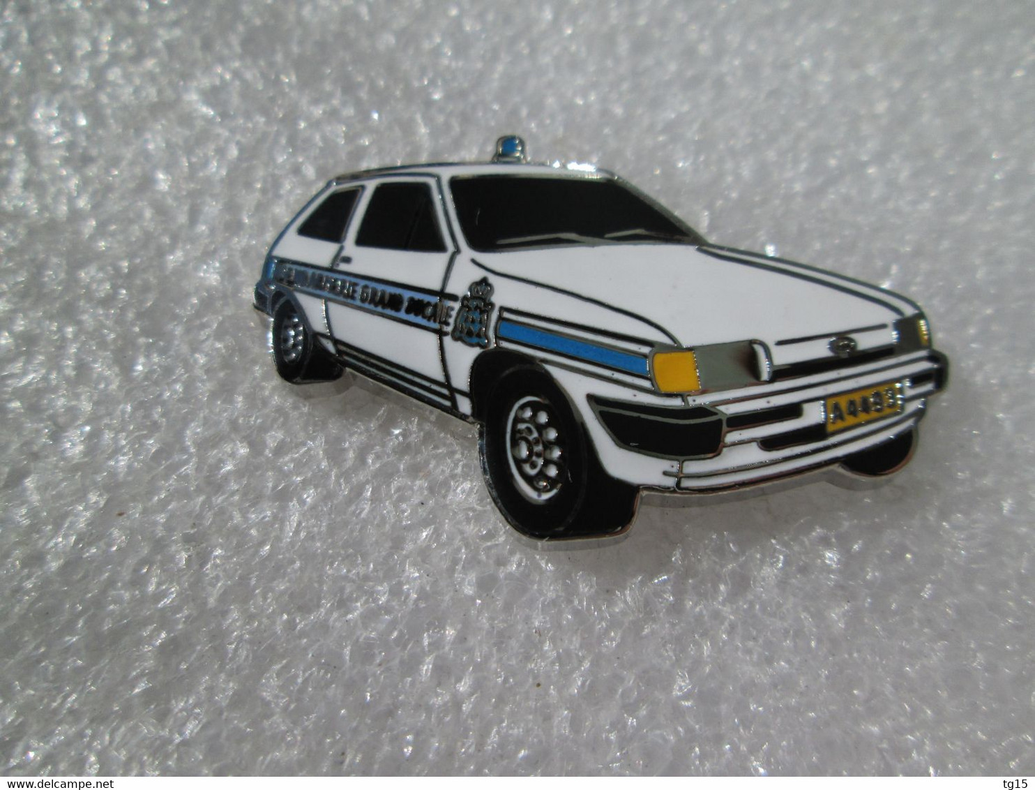 TOP PIN'S    FORD   FIESTA  1983    GENDARMERIE   Email Grand Feu DEHA - Ford