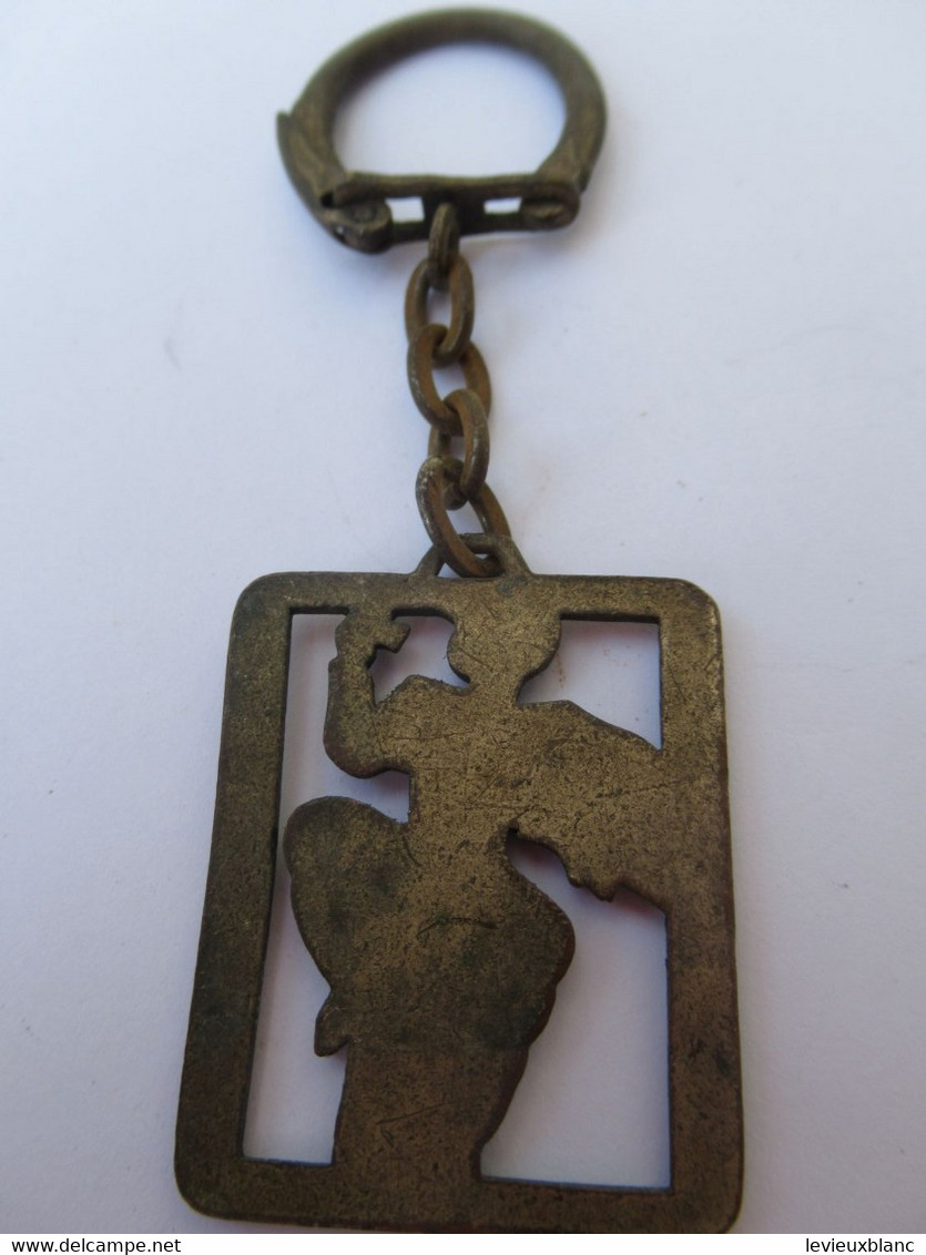 Porte-clé Publicitaire/Apéritif/ MARTINI /Jockey Assis Au Bar Trinquant/Bronze Cloisonné émaillé / Vers 1960-1970 POC460 - Key-rings