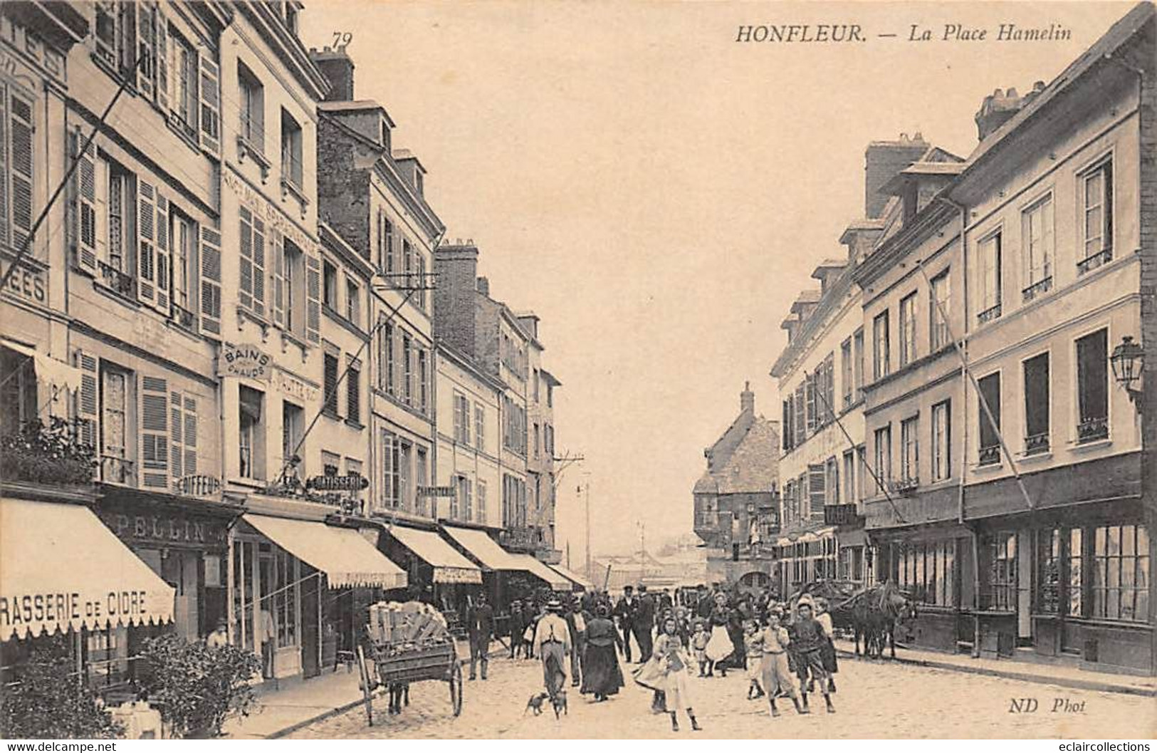 Honfleur          14         La Place Hamelin         (voir Scan) - Honfleur