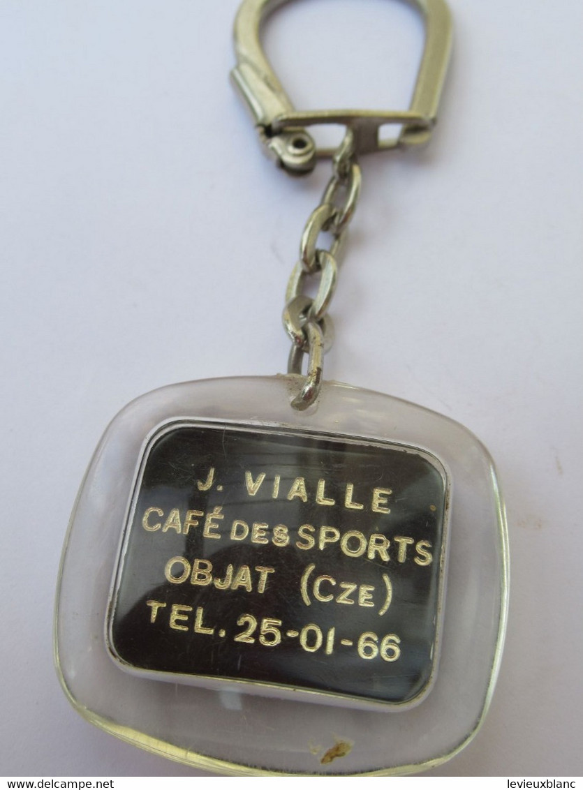 Porte-clé Publicitaire/ Débit De Boisson/ Café Des Sports Objat/Vialle/ Corrèze/Plastique- époxy/ Vers 1960-1970 POC464 - Key-rings