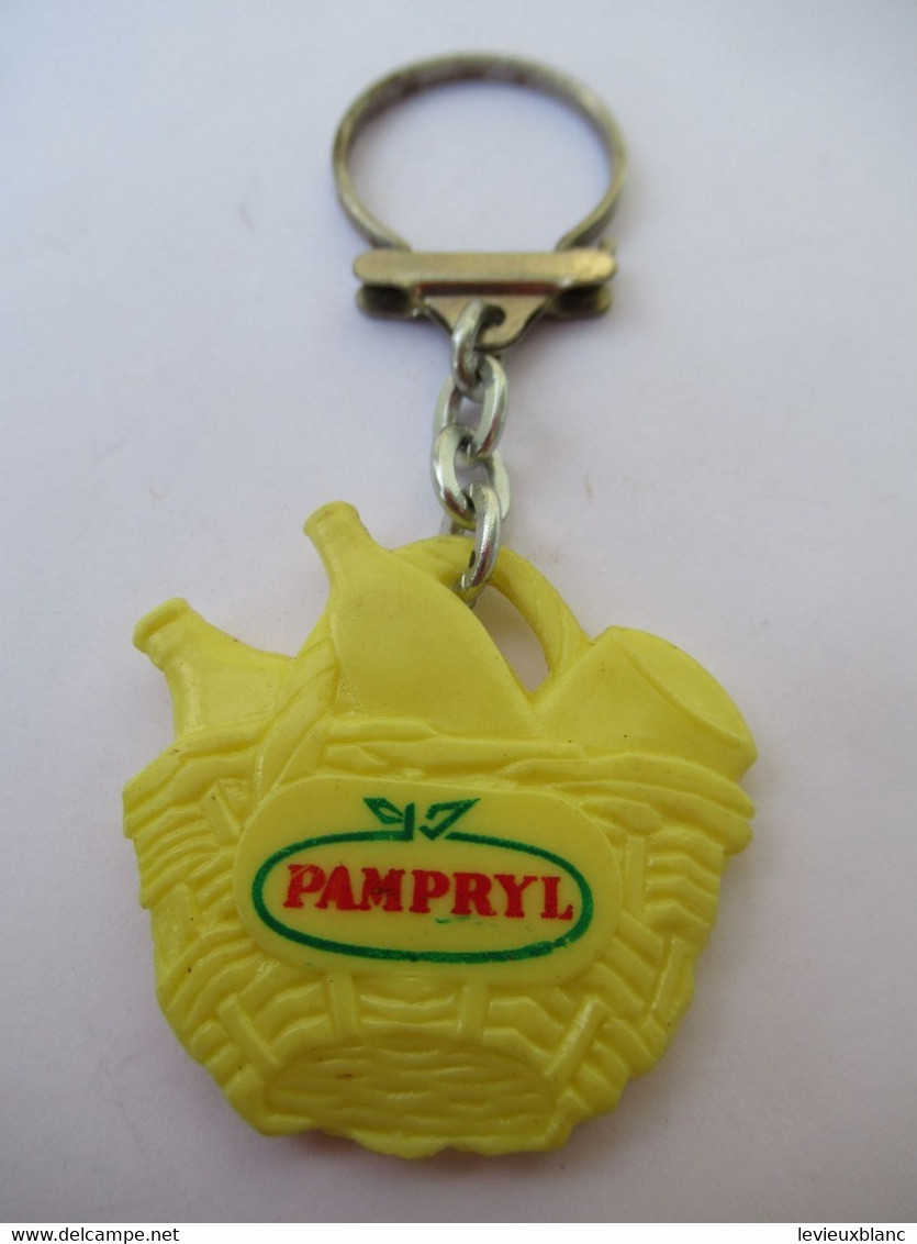 Porte-clé Publicitaire/Jus De Fruits/ PAMPRYL/un Panier De Bouteilles/Plastique/ Vers 1960-1970     POC467 - Porte-clefs