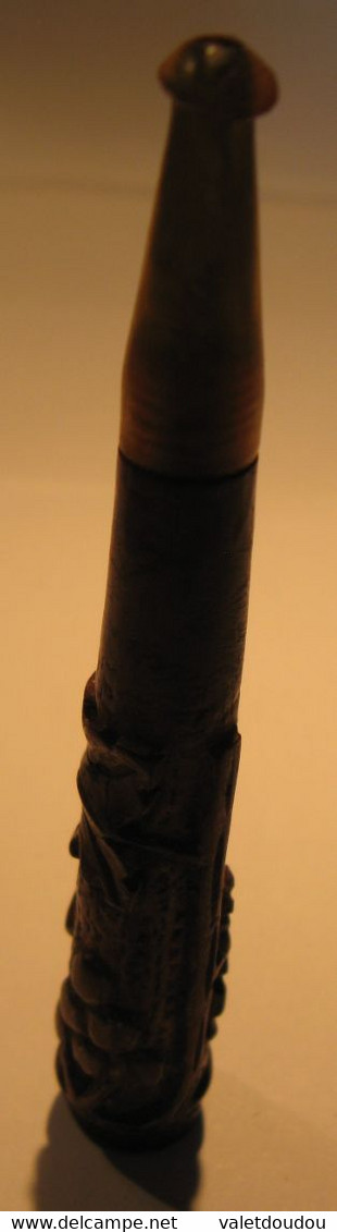 Fume Cigarettes Bois Sculpté. Inscription Souvenir. - Cigarette Holders