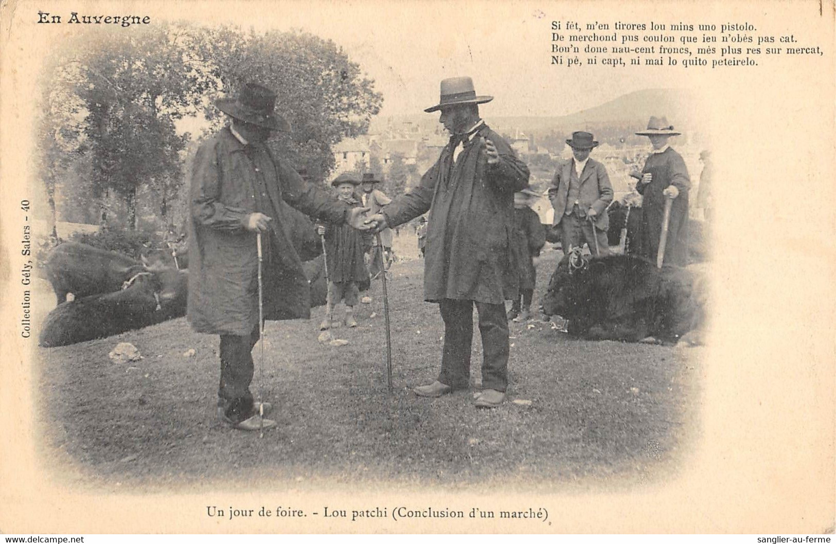 CPA 15 EN AUVERGNE UN JOUR DE FOIRE CONCLUSION D'UN MARCHE - Sonstige & Ohne Zuordnung