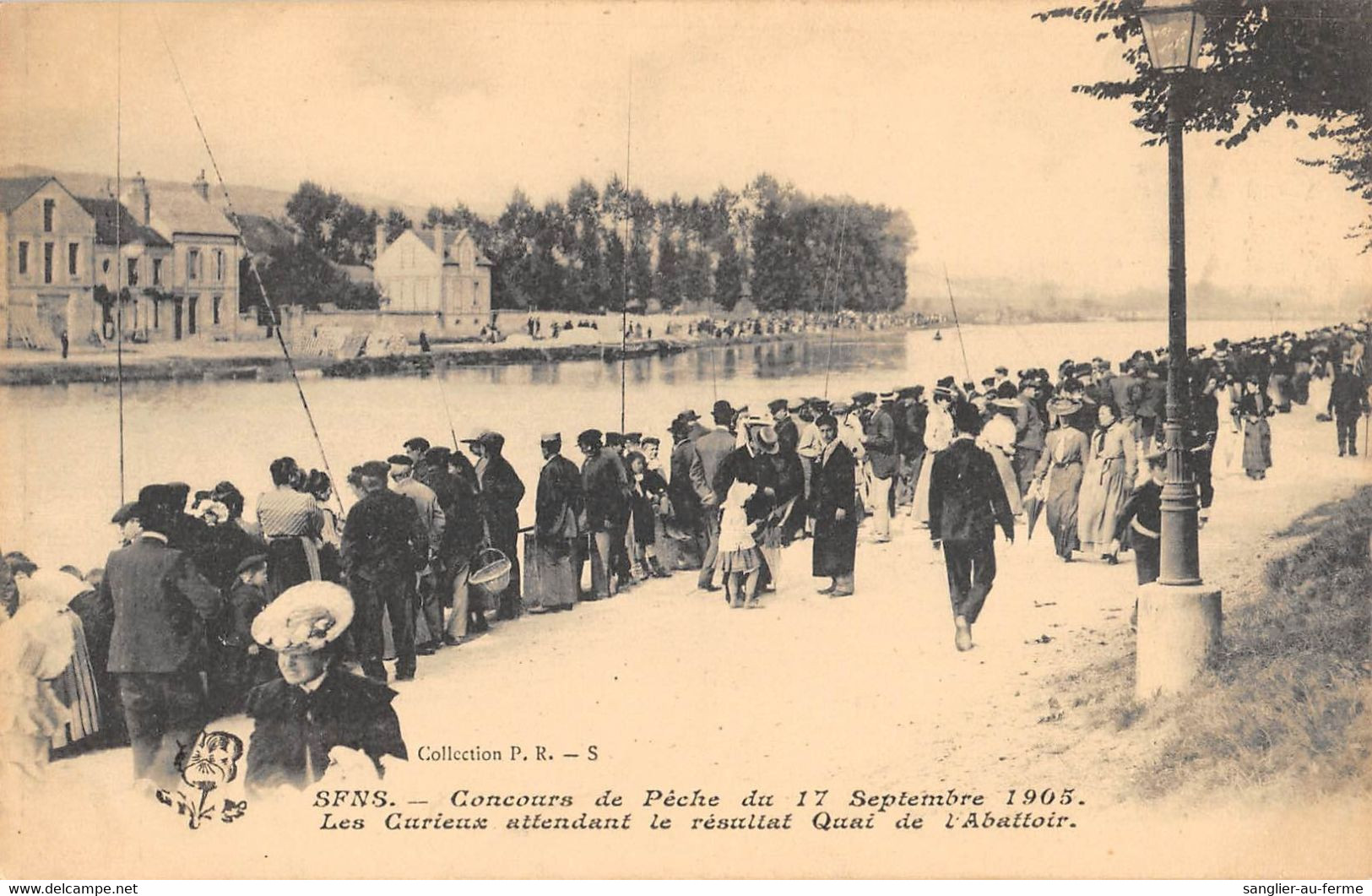 CPA 89 SENS CONCOURS DE PECHE 1905 LES CURIEUX ATTENDANT LE RESULTAT - Sens