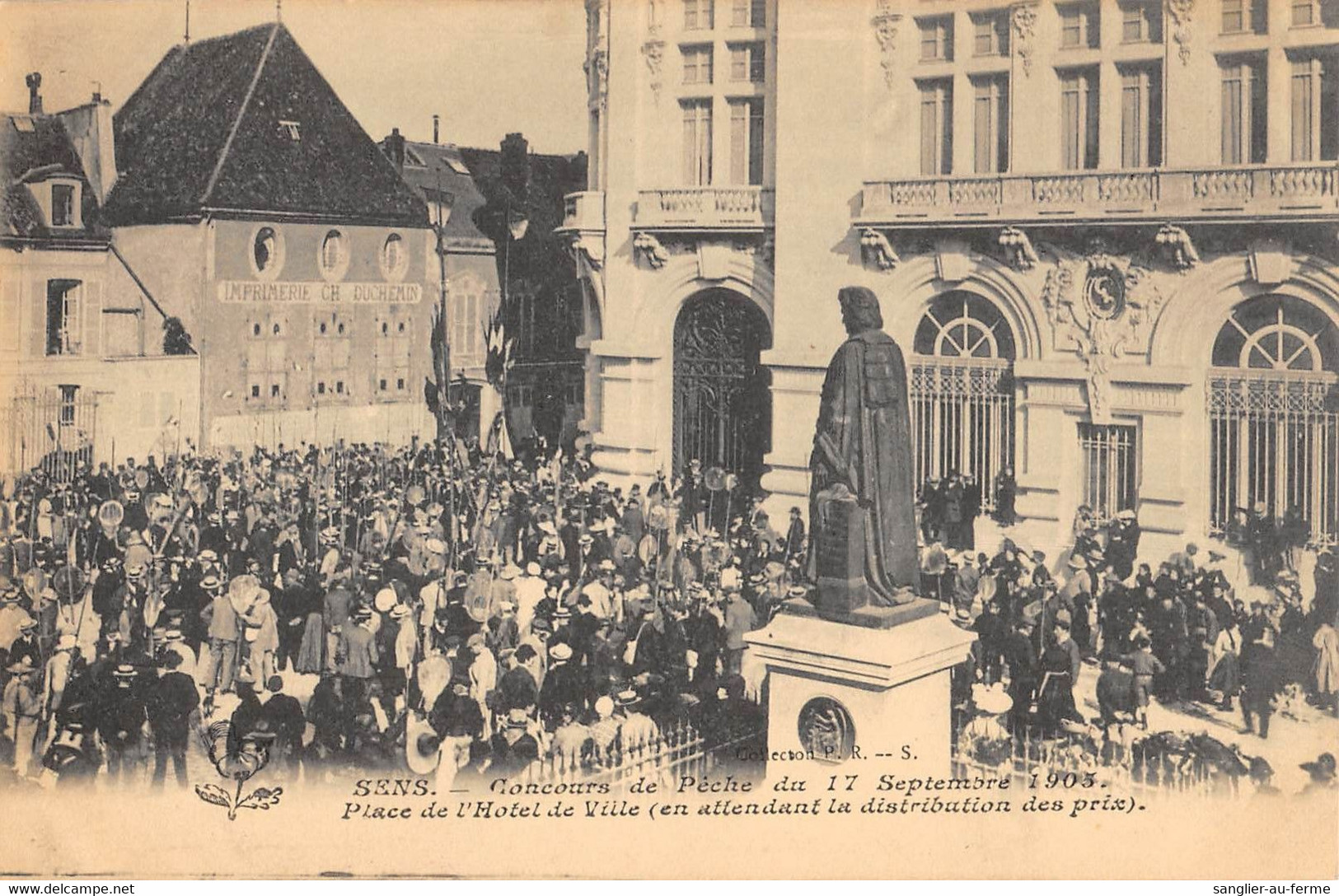 CPA 89 SENS CONCOURS DE PECHE 1905 PLACE DE L'HOTEL DE VILLE EN ATTENDANT - Sens